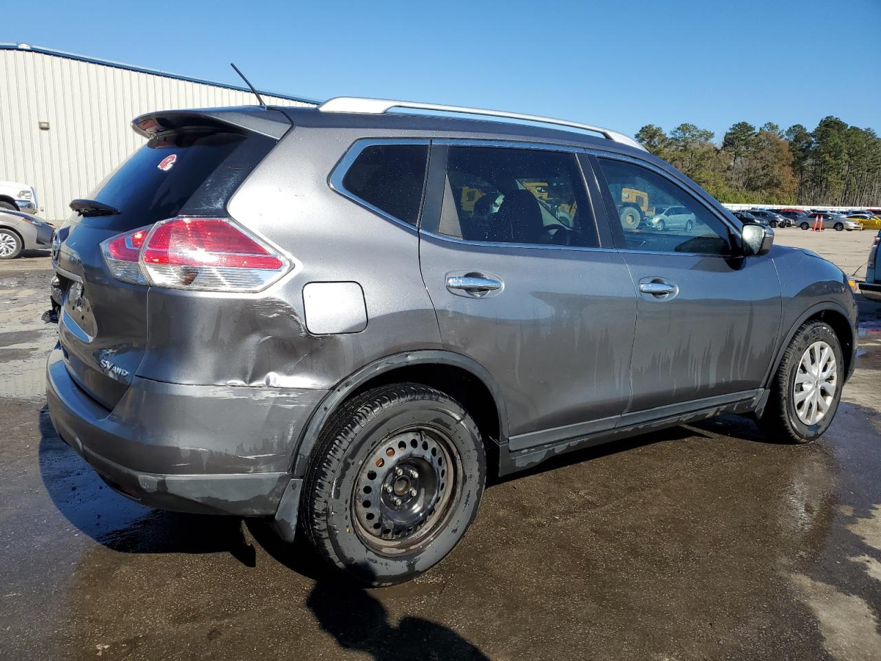 2016 Nissan Rogue - Image 3