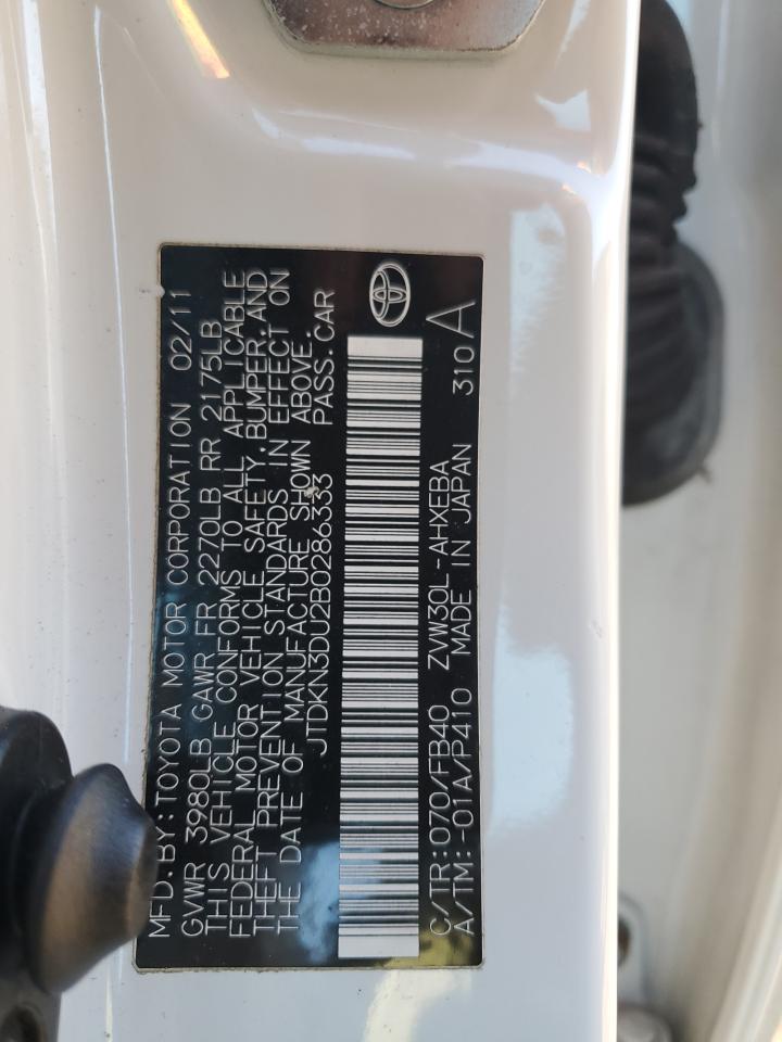 2011 Toyota Prius - Image 12