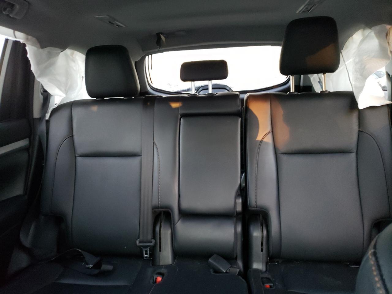 2019 Toyota Highlander - Image 10