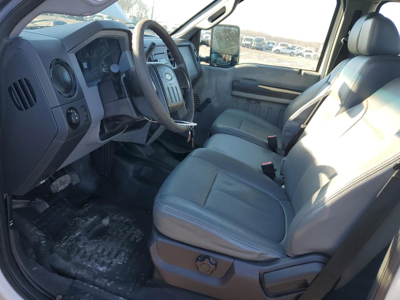 2014 Ford F350 - Image 7