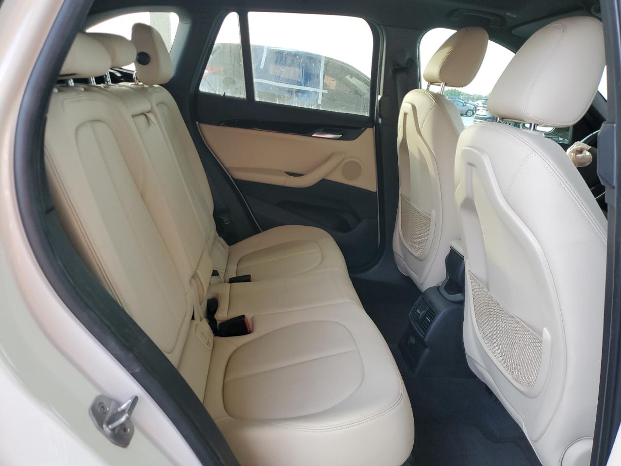 2016 BMW X1 - Image 12