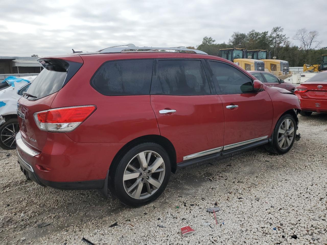 2014 Nissan Pathfinder - Image 3