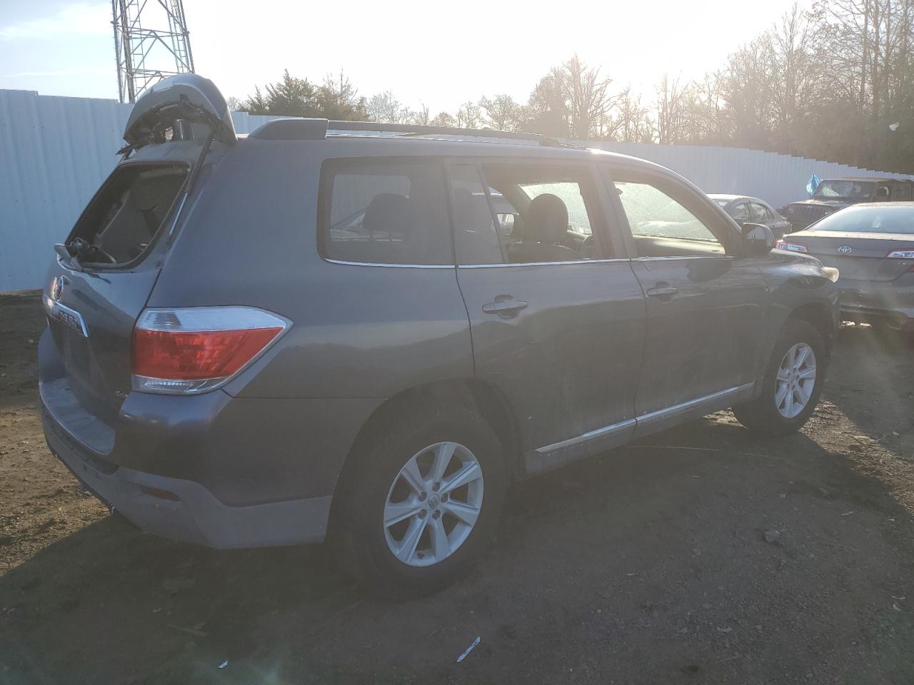 2013 Toyota Highlander - Image 3
