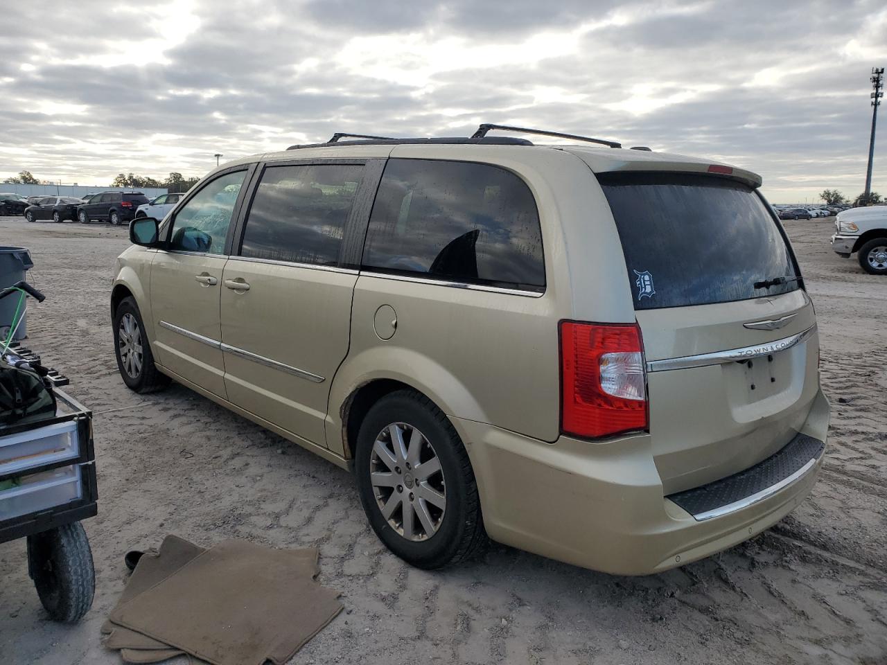 2011 Chrysler Town & Country - Image 2
