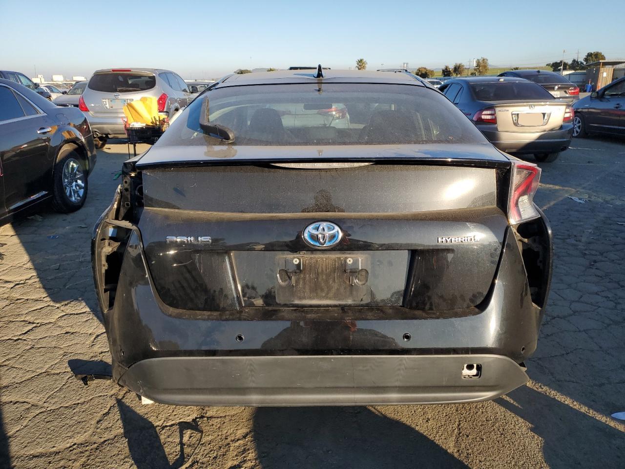 2017 Toyota Prius - Image 6