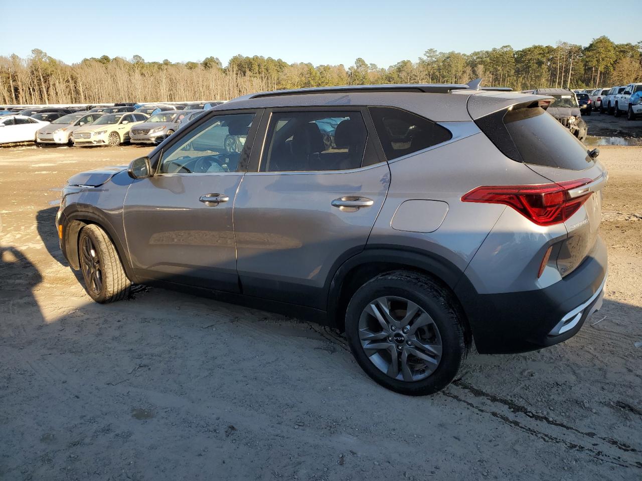 2022 Kia Seltos - Image 2