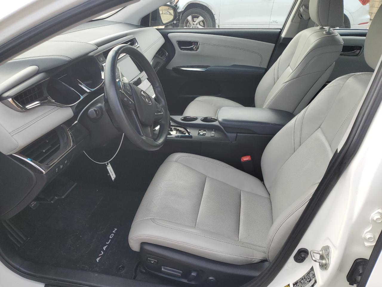 2013 Toyota Avalon - Image 7