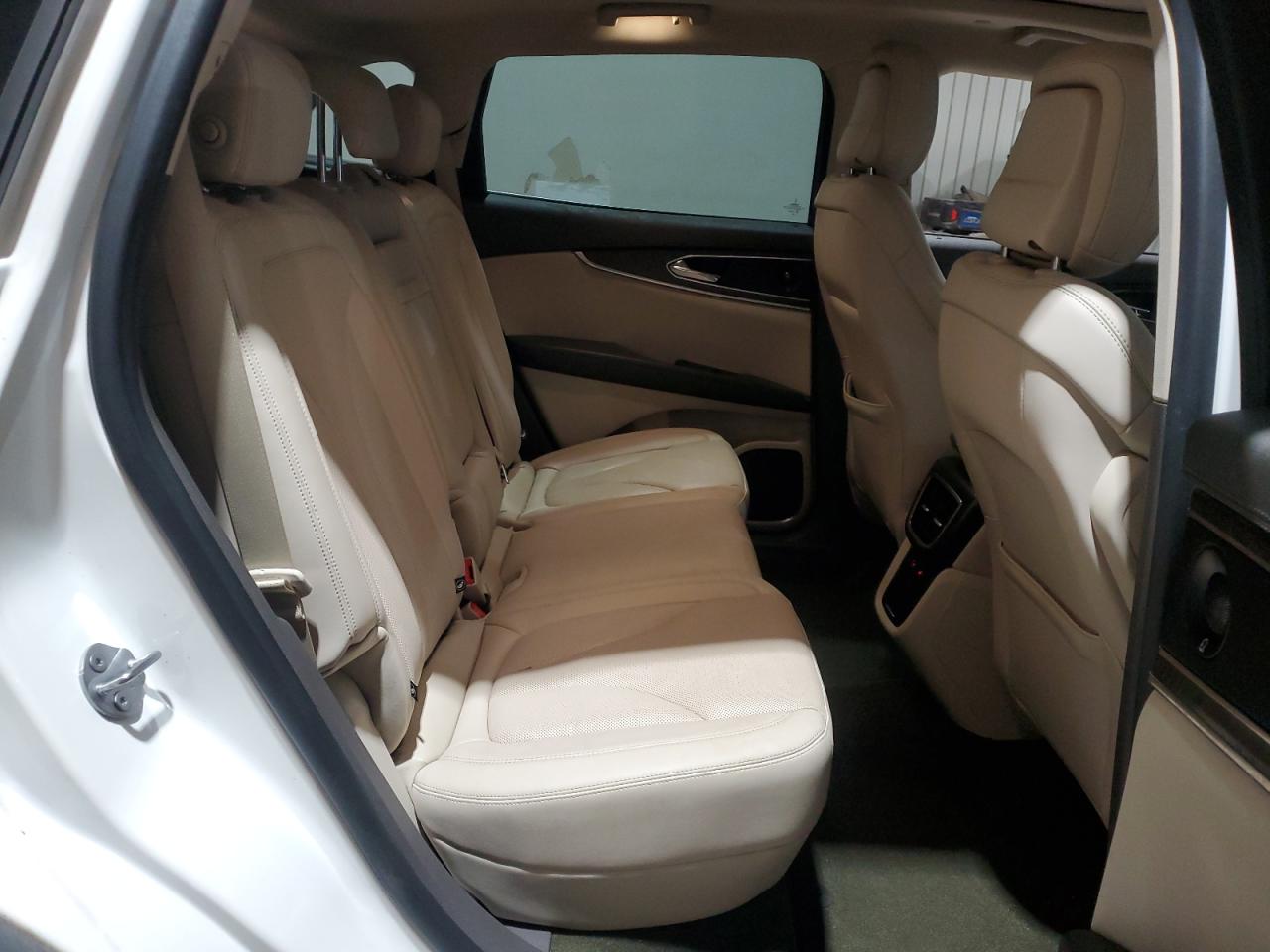 2020 Lincoln Nautilus - Image 11