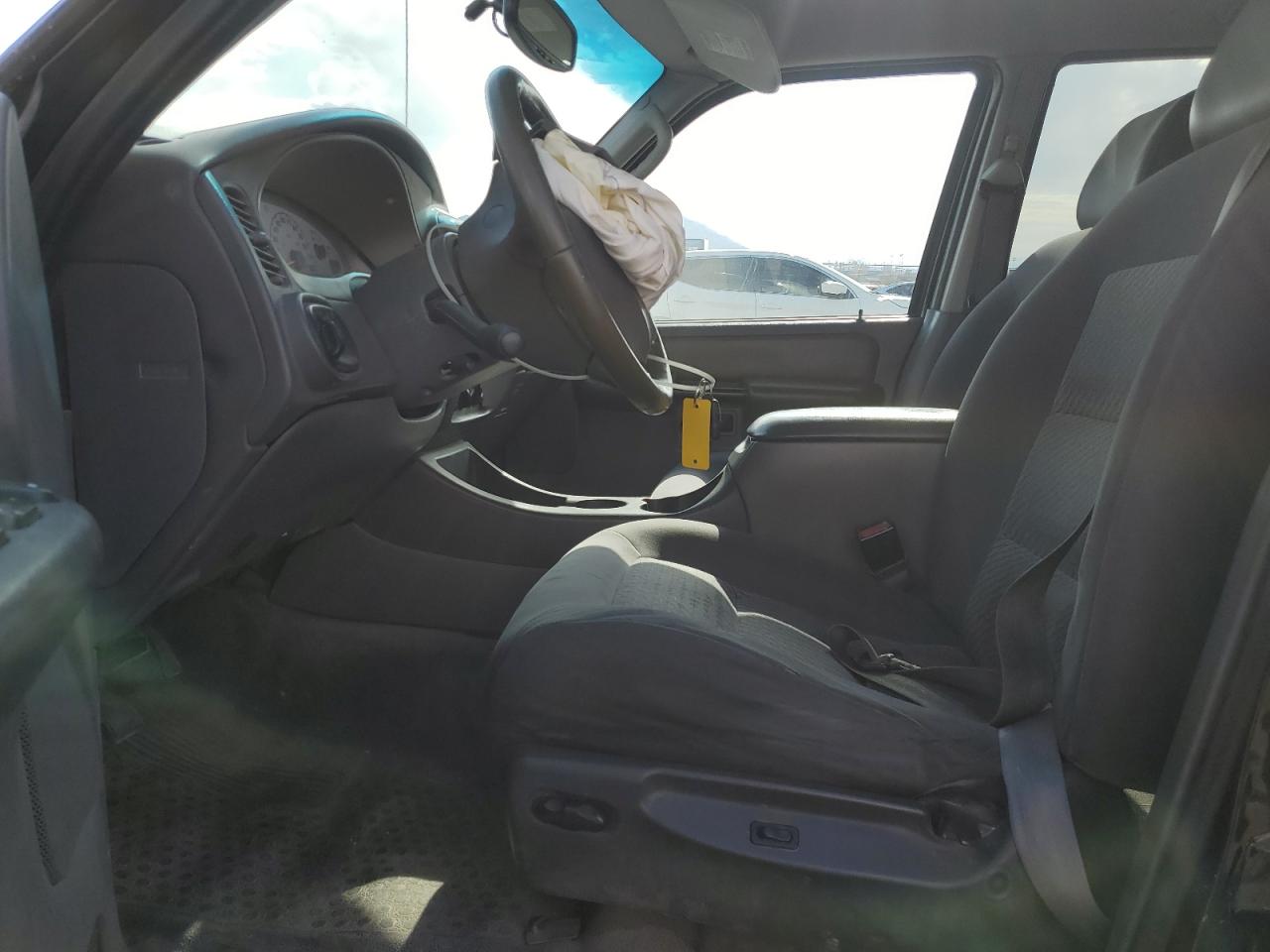 2004 Ford Explorer - Image 7