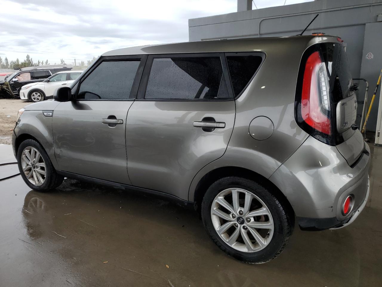 2019 Kia Soul - Image 2