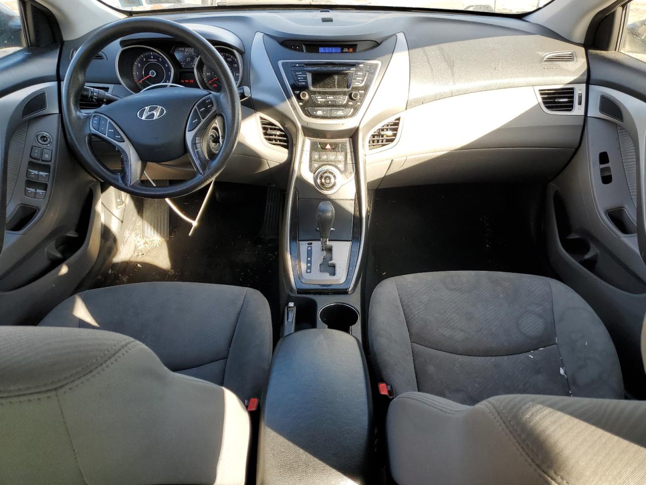2013 Hyundai Elantra - Image 8