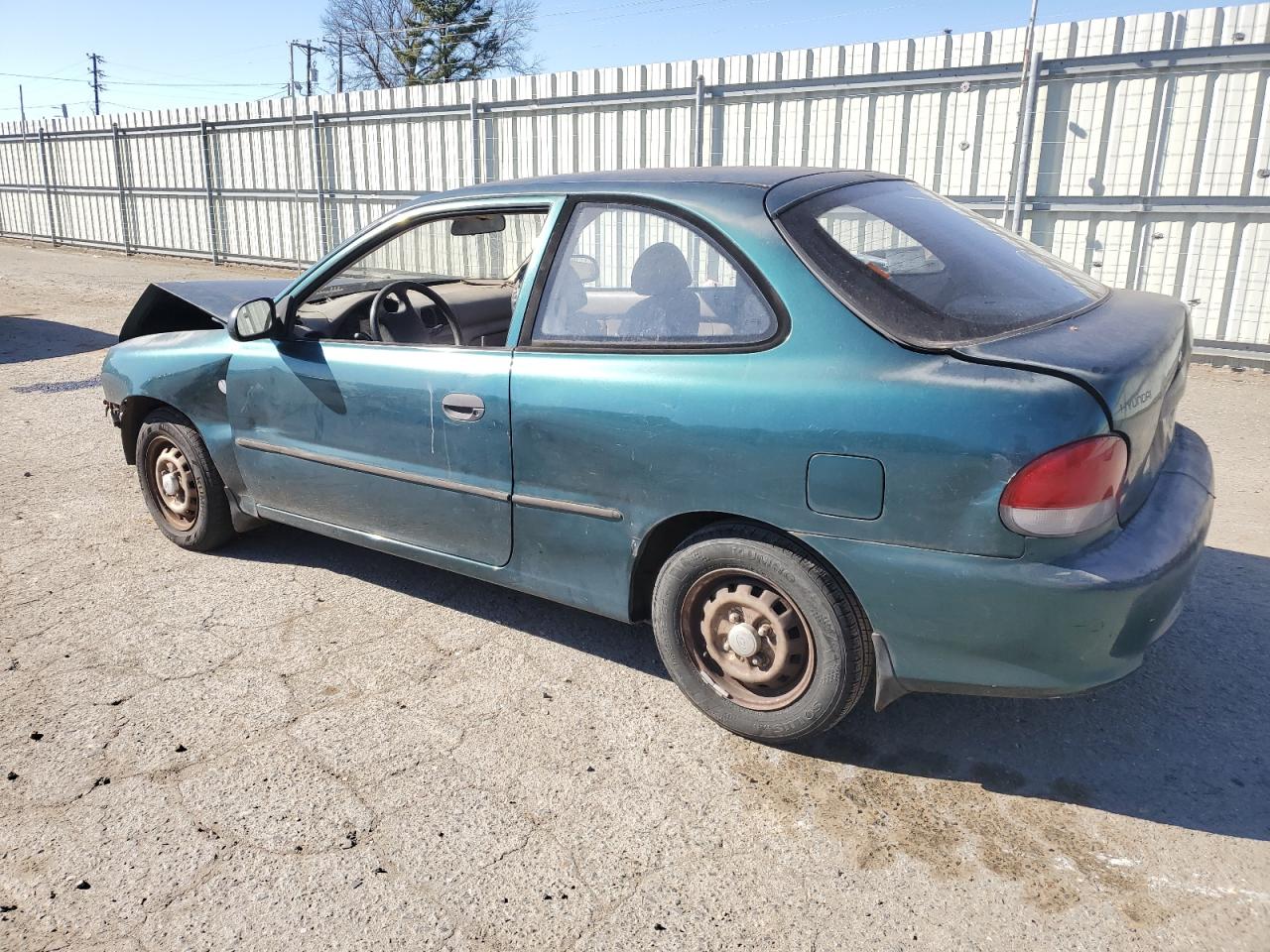 1999 Hyundai Accent - Image 2