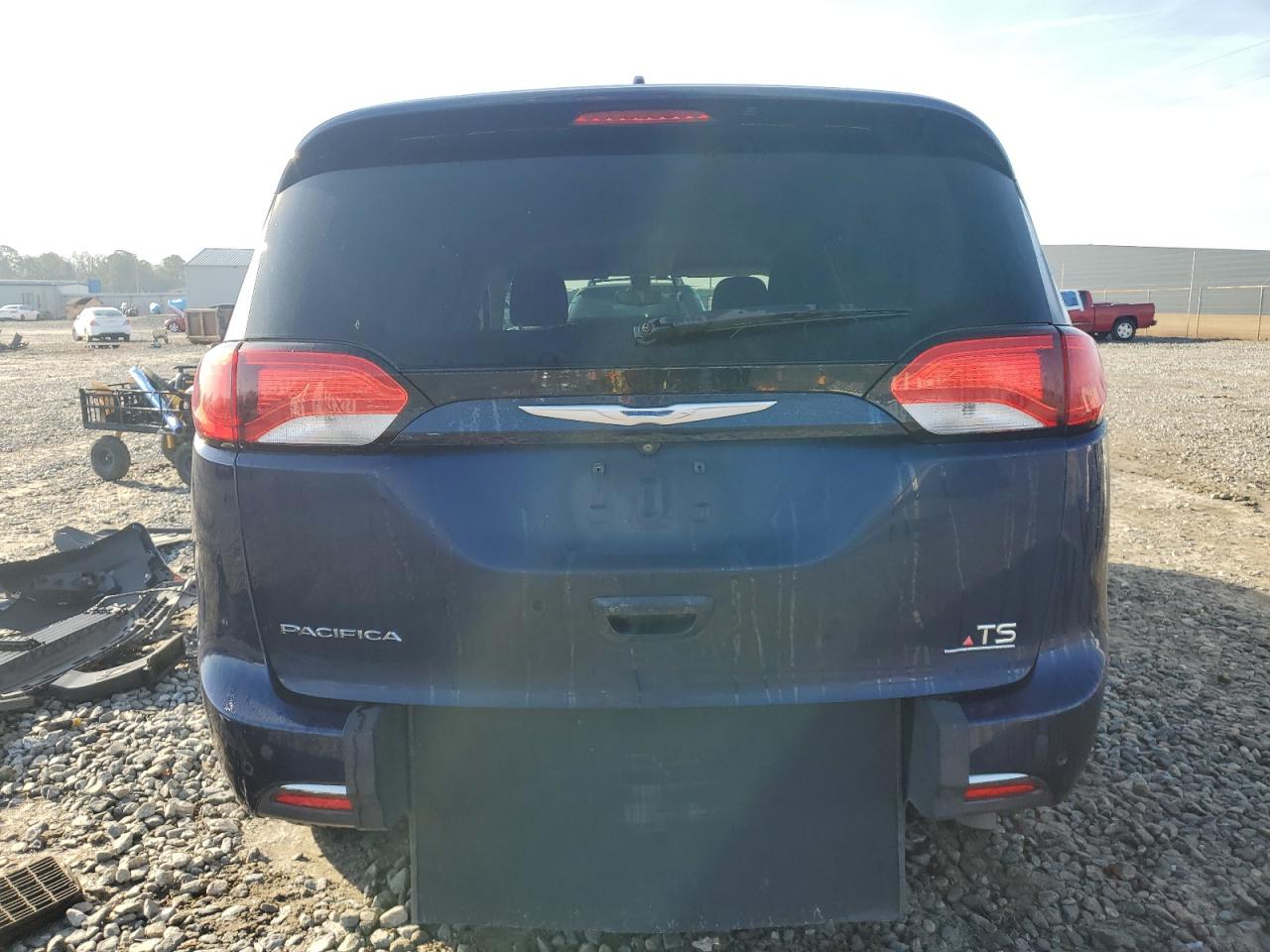 2017 Chrysler Pacifica - Image 6