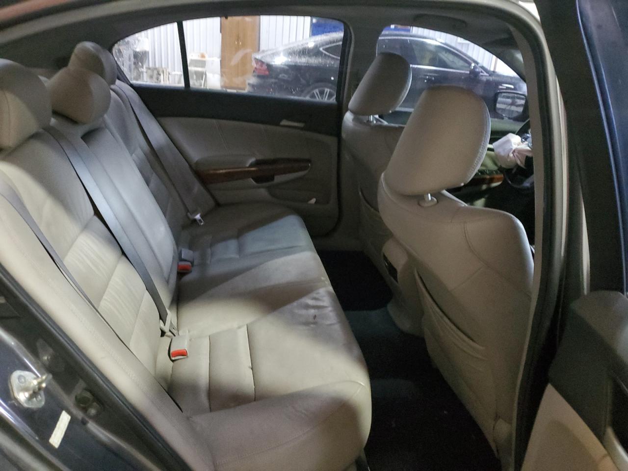 2011 Honda Accord - Image 10