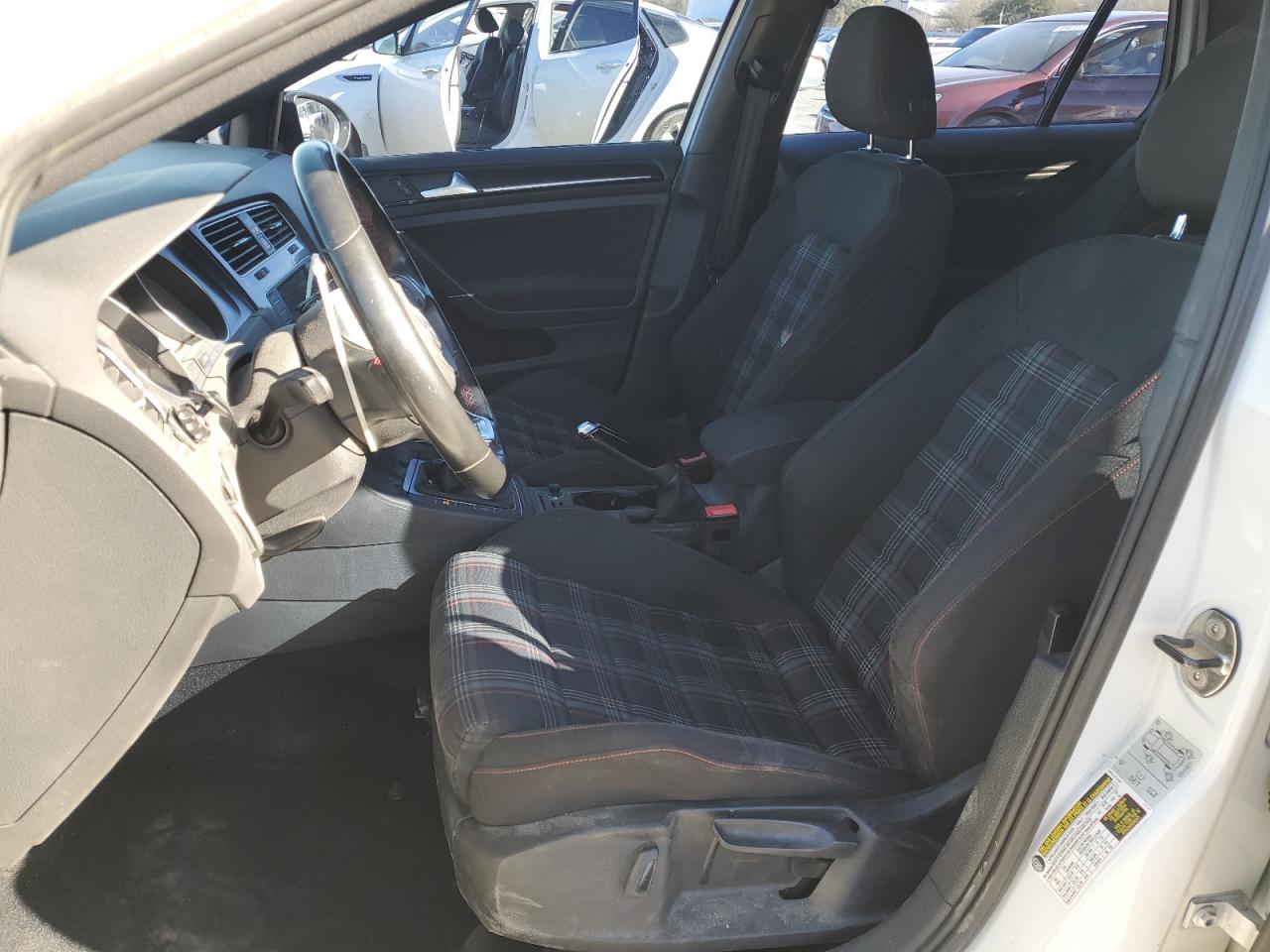 2016 Volkswagen GTI - Image 7