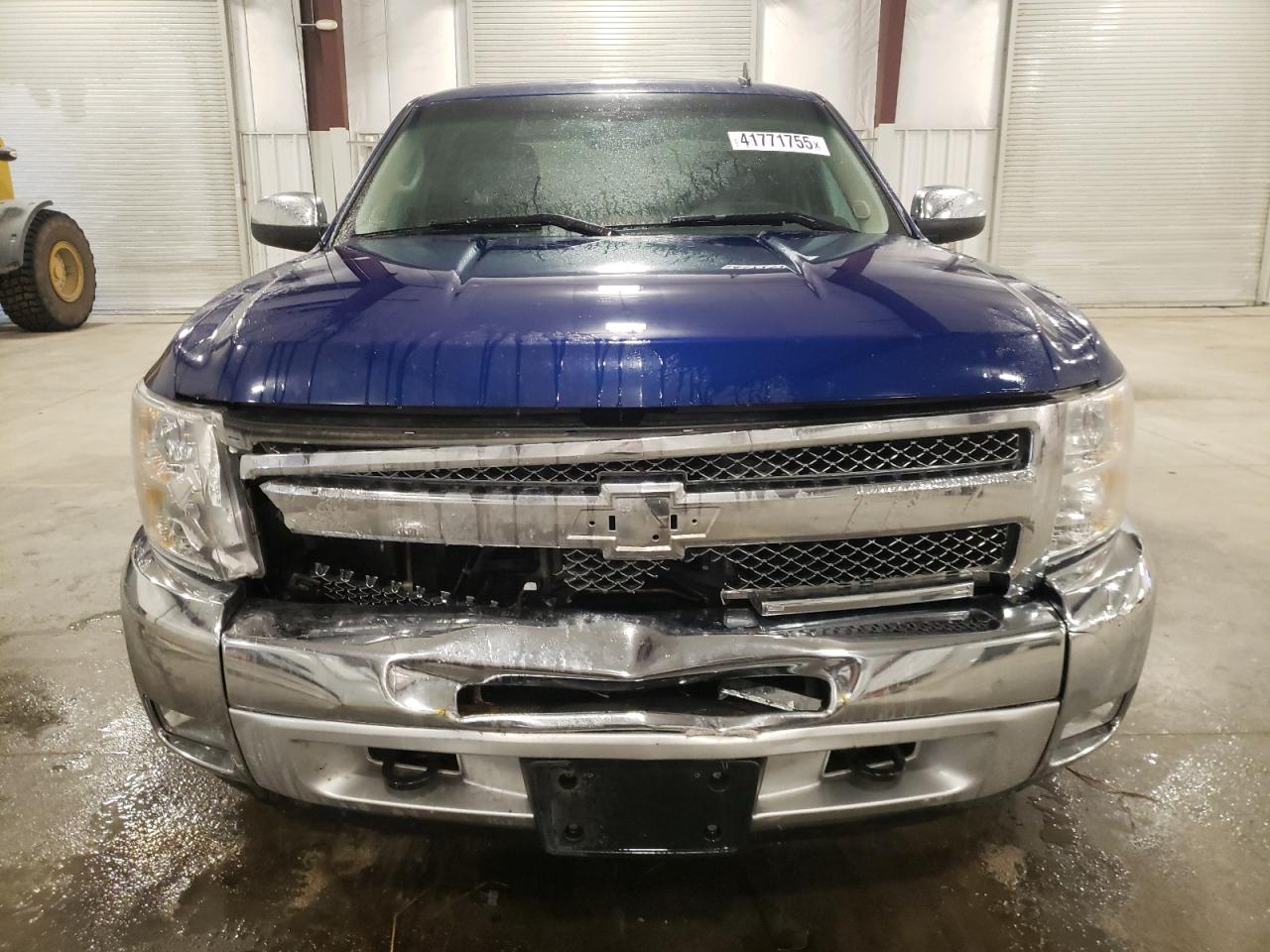 2012 Chevrolet Silverado - Image 5