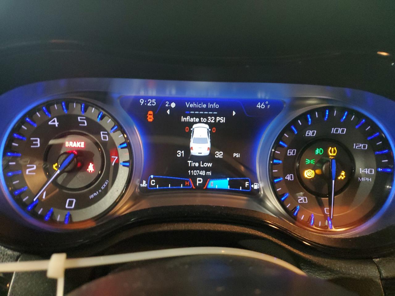 2017 Chrysler 300 - Image 9