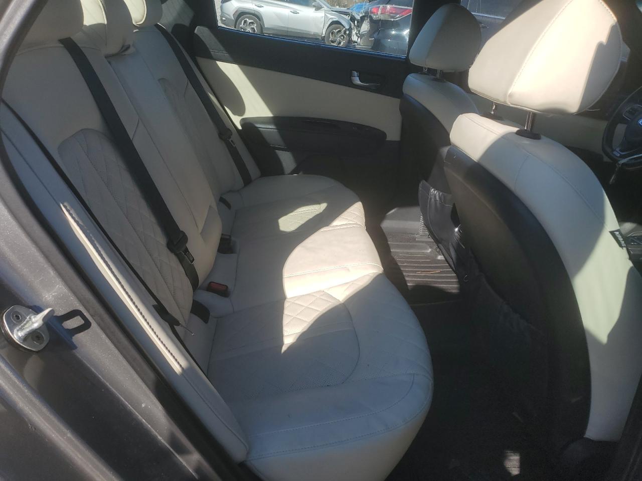 2016 Kia Optima - Image 10