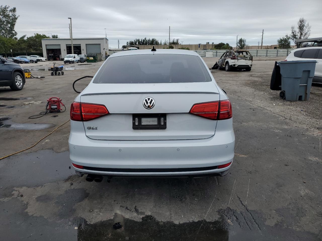 2017 Volkswagen Jetta - Image 6