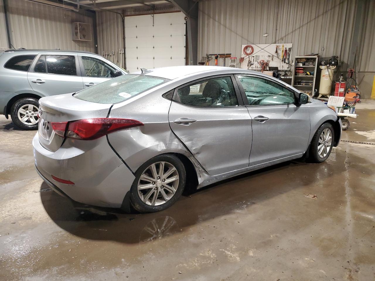 2015 Hyundai Elantra - Image 3
