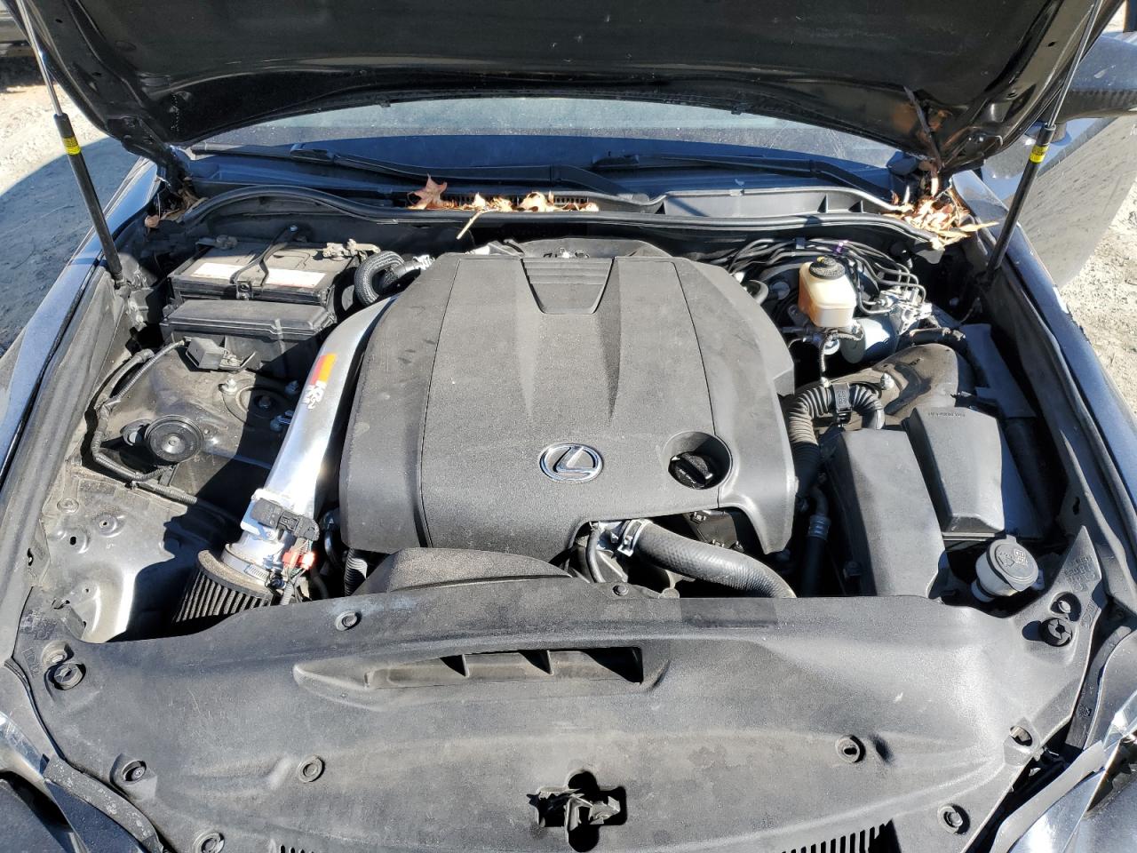 2015 Lexus IS - Image 11