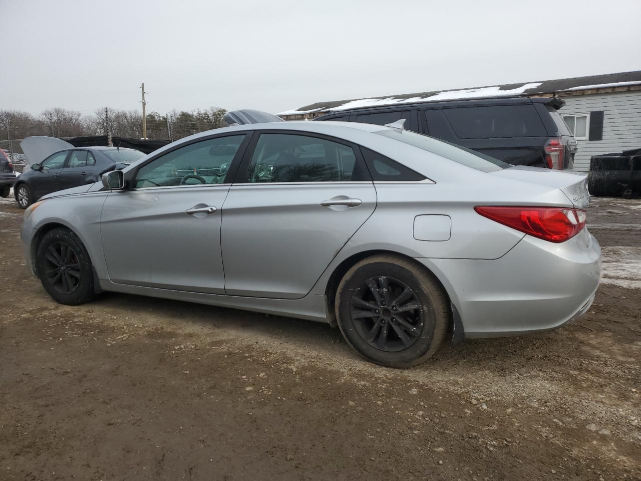 2011 Hyundai Sonata - Image 2