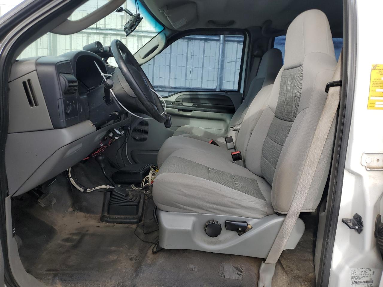 2006 Ford F350 - Image 7