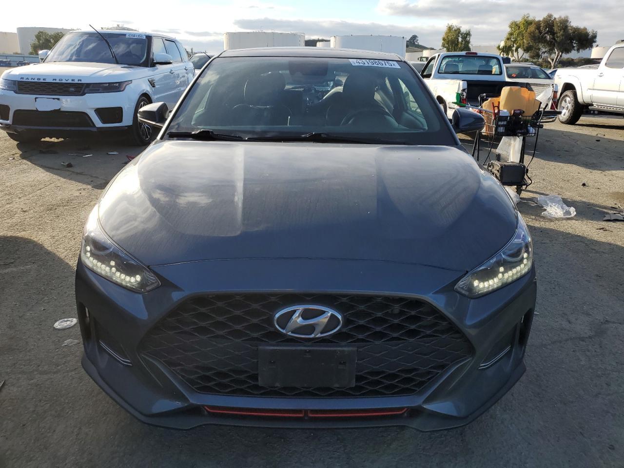 2019 Hyundai Veloster - Image 5