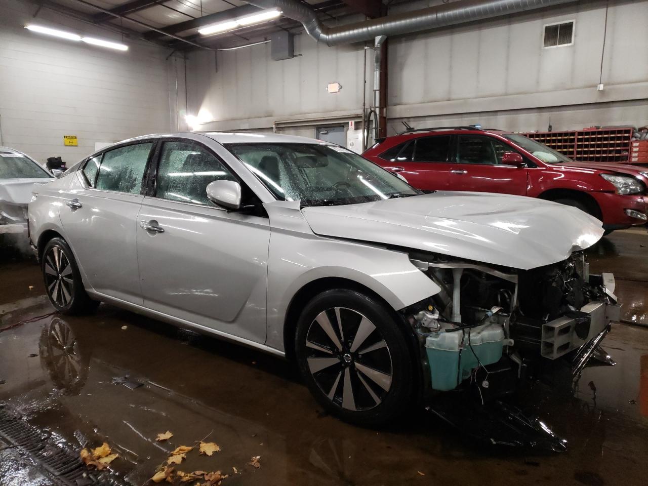 2020 Nissan Altima - Image 4