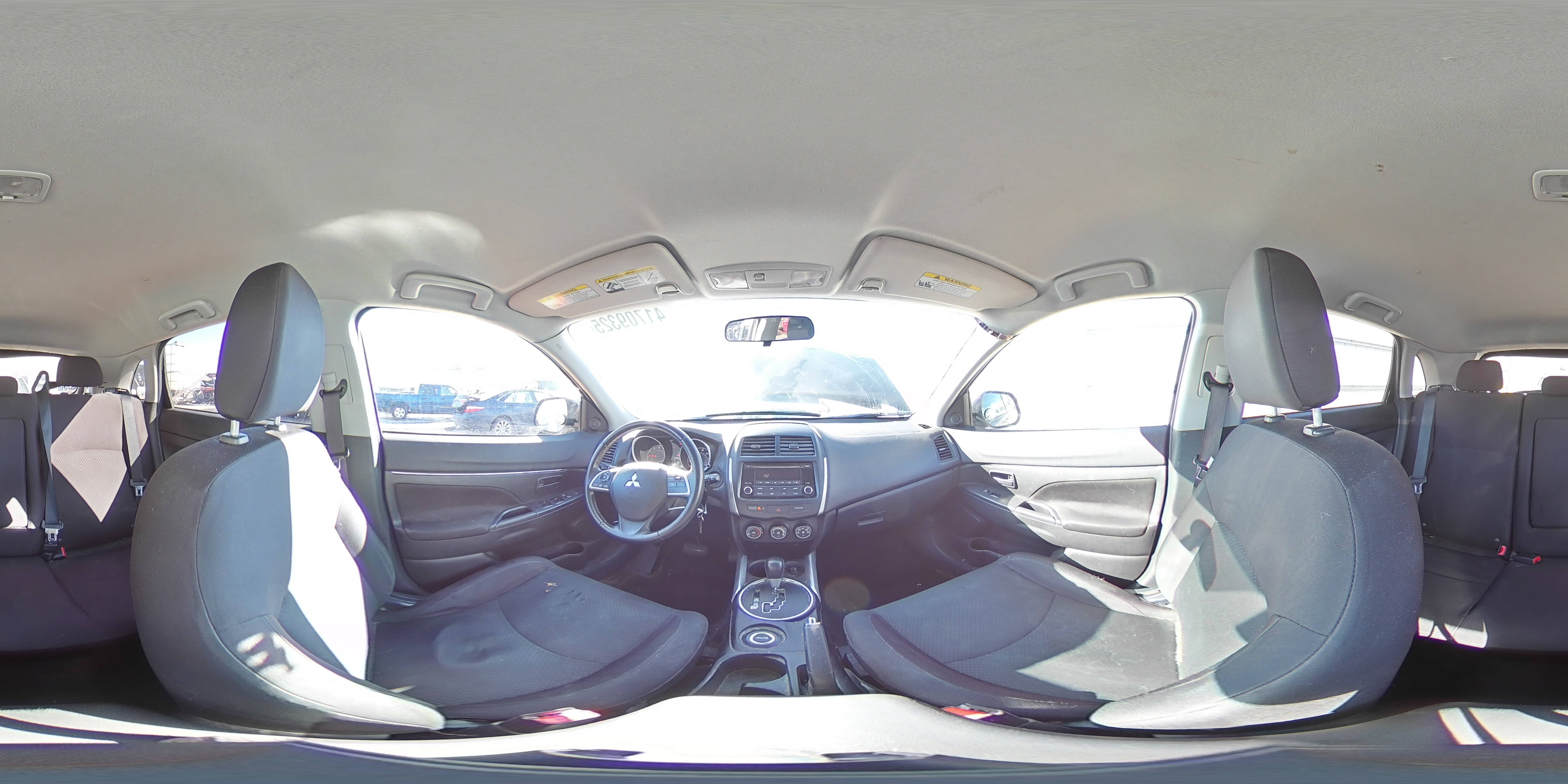 2014 Mitsubishi Outlander - Image 15