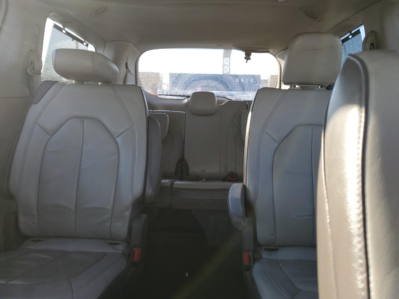 2017 Chrysler Pacifica - Image 10