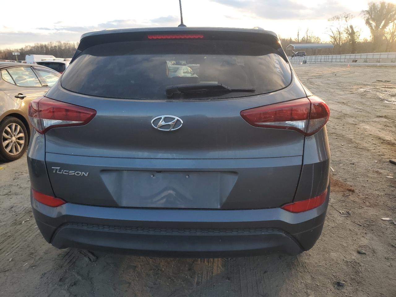 2016 Hyundai Tucson - Image 6