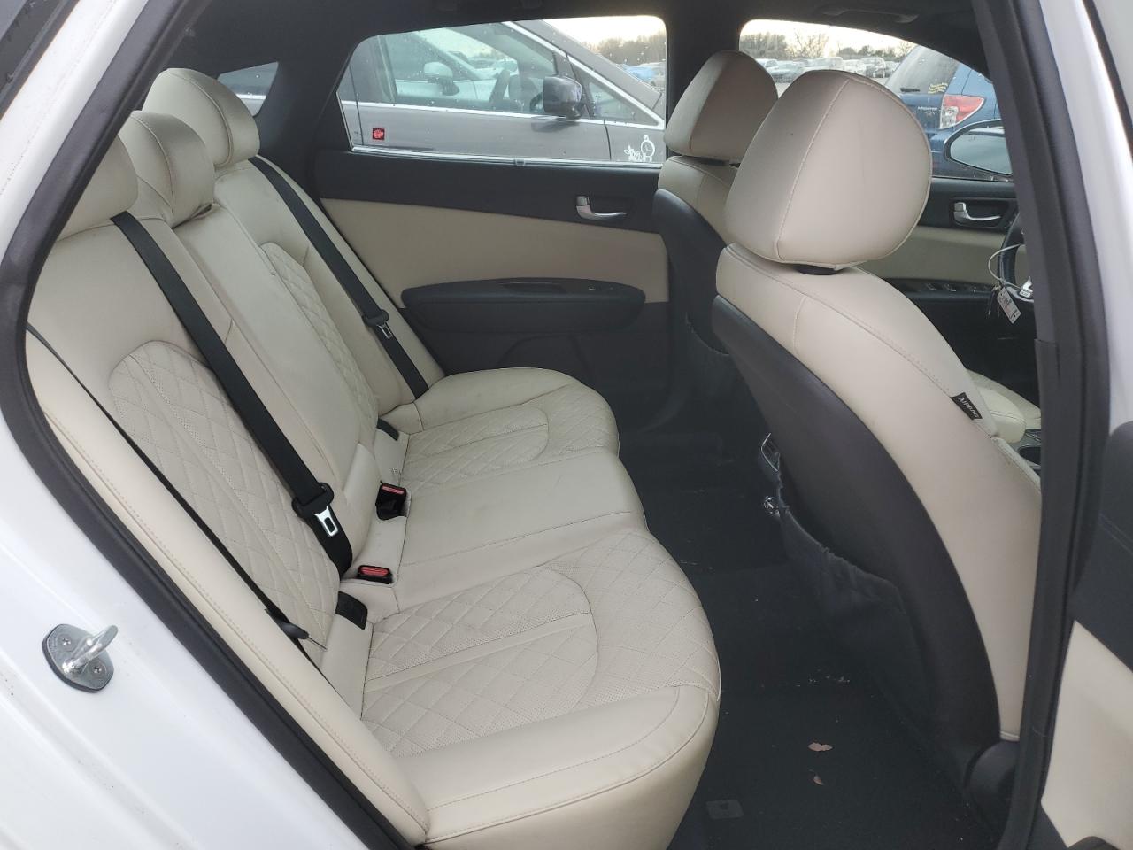 2016 Kia Optima - Image 10