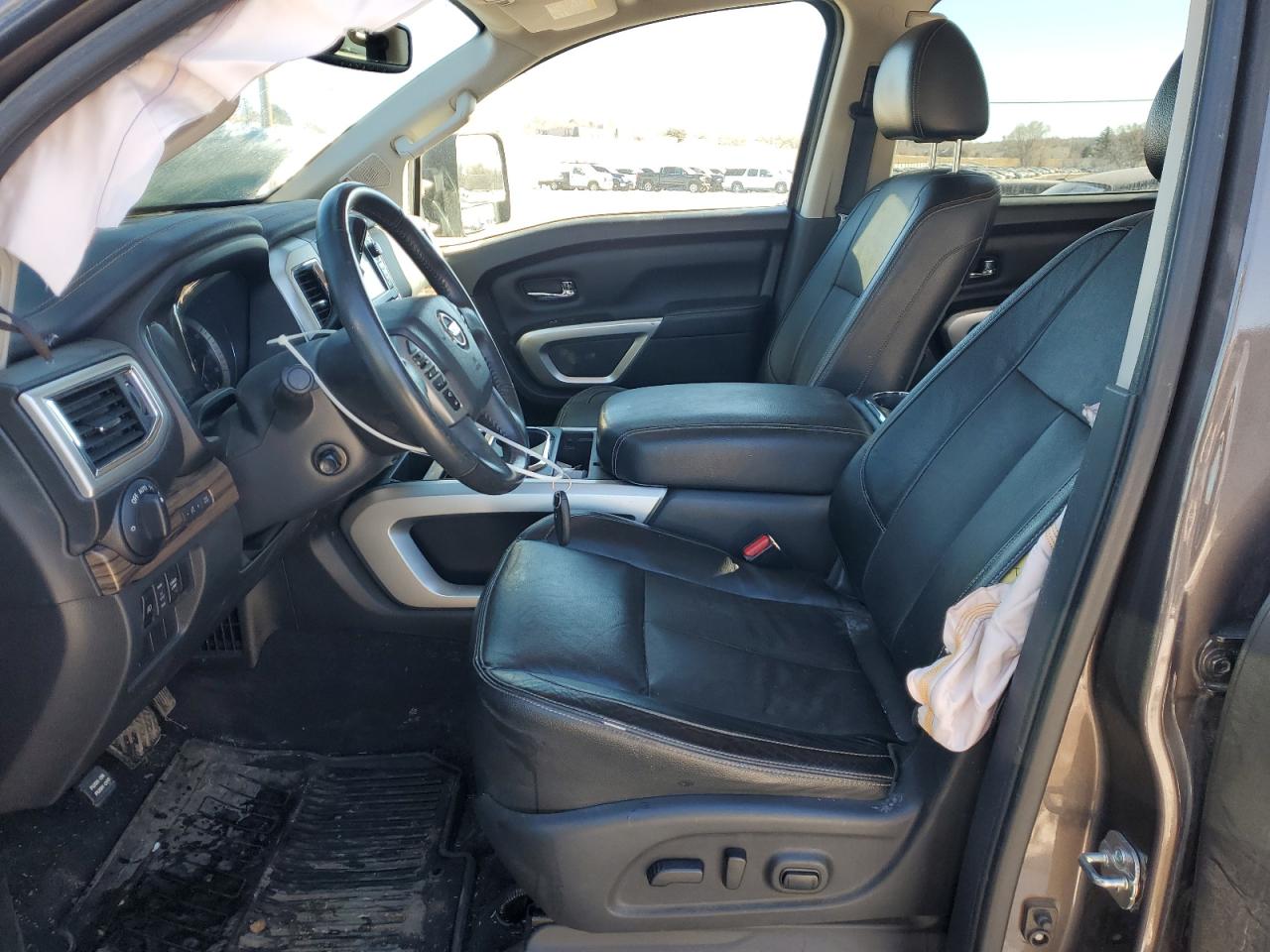 2016 Nissan Titan - Image 7