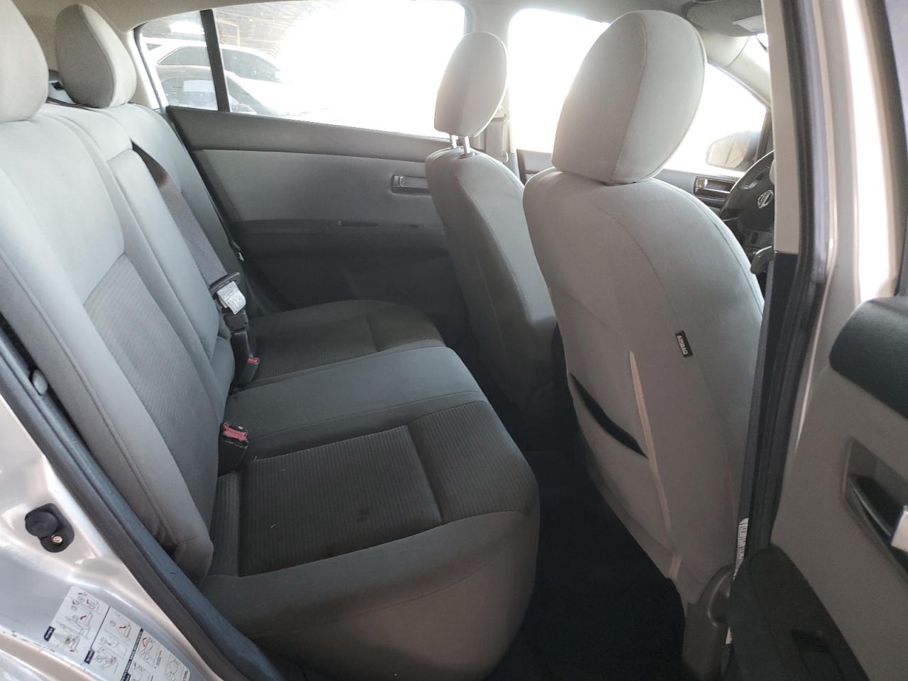 2011 Nissan Sentra - Image 10