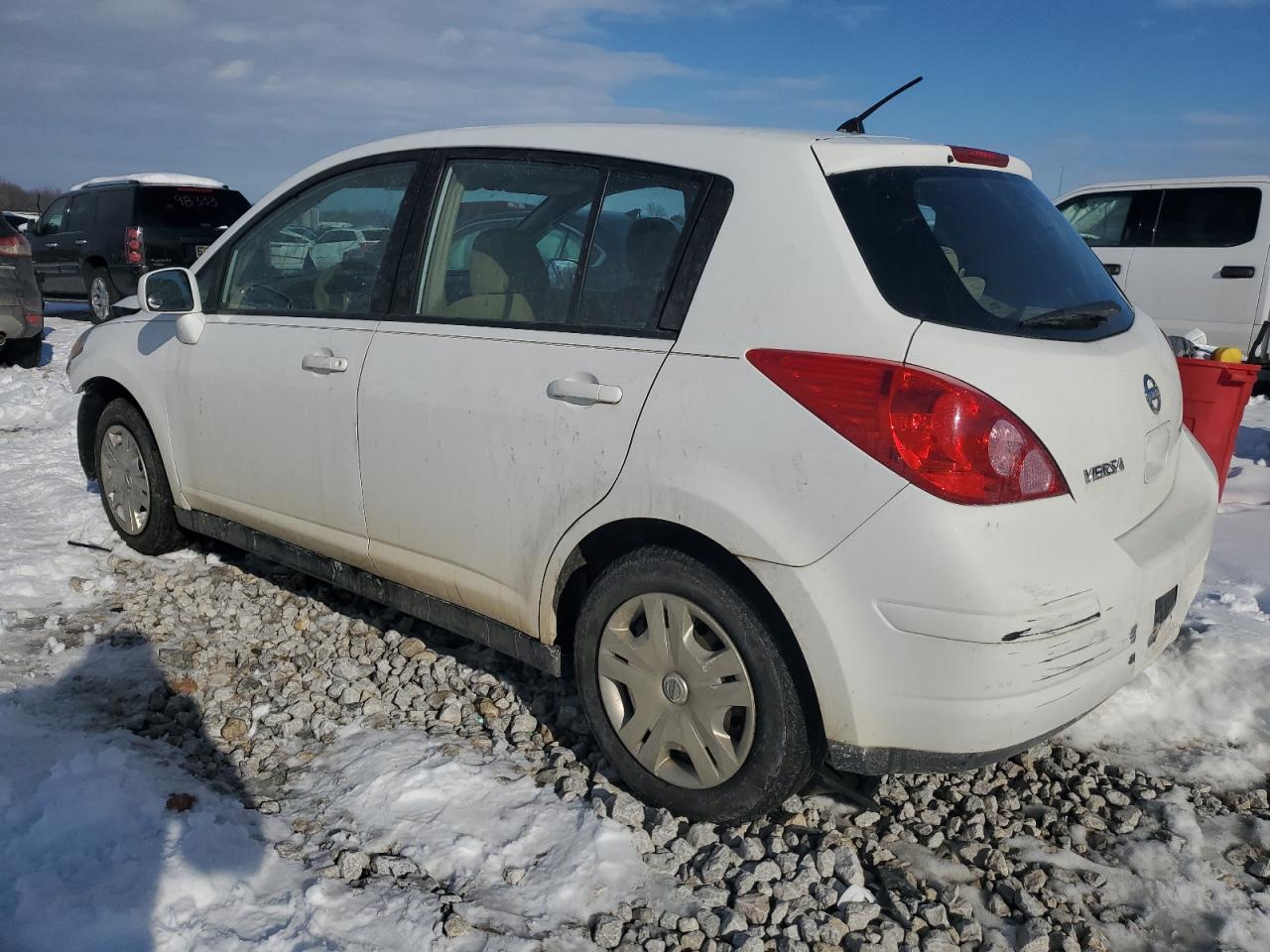 2010 Nissan Versa - Image 2
