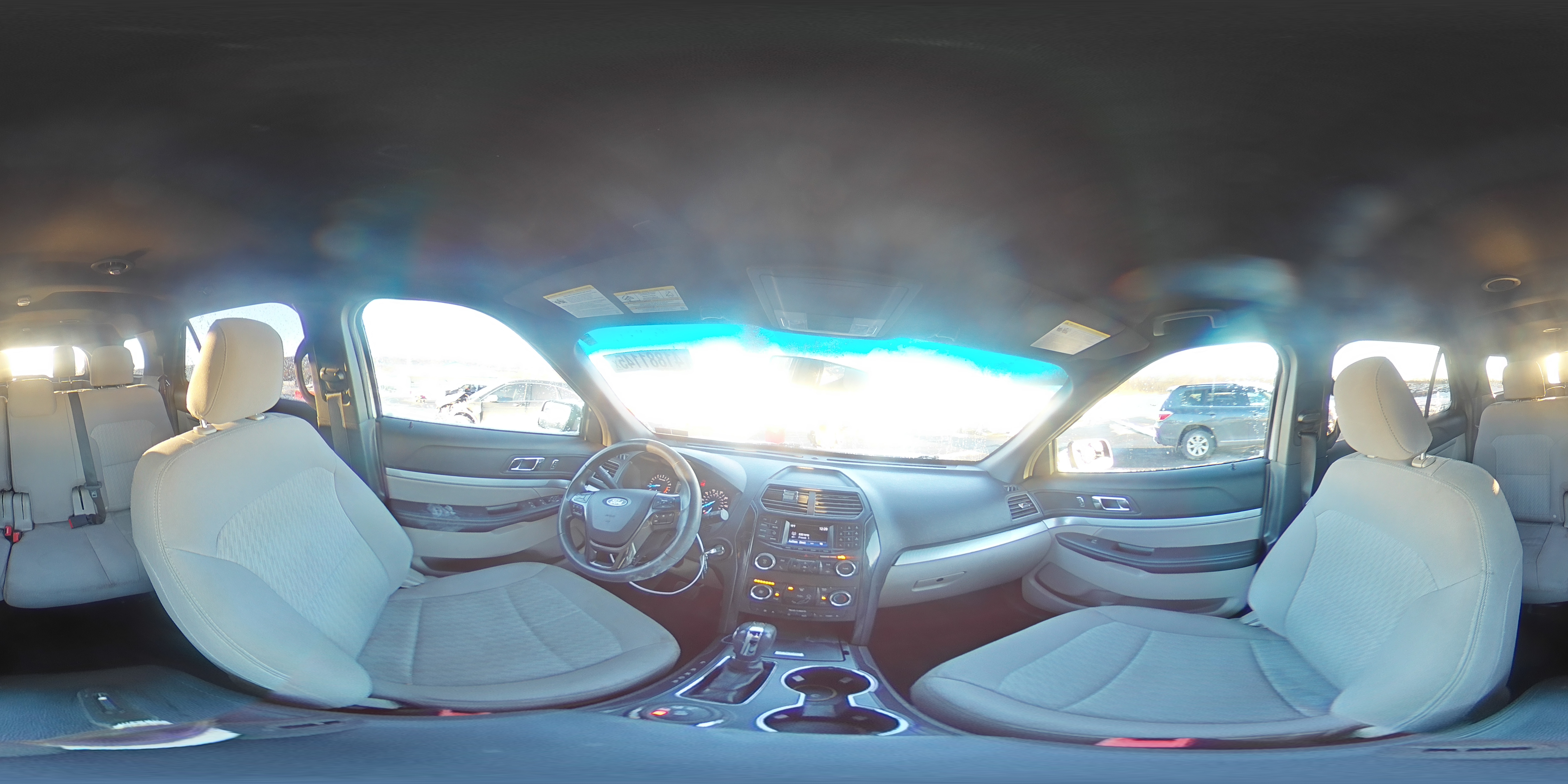 2019 Ford Explorer - Image 13