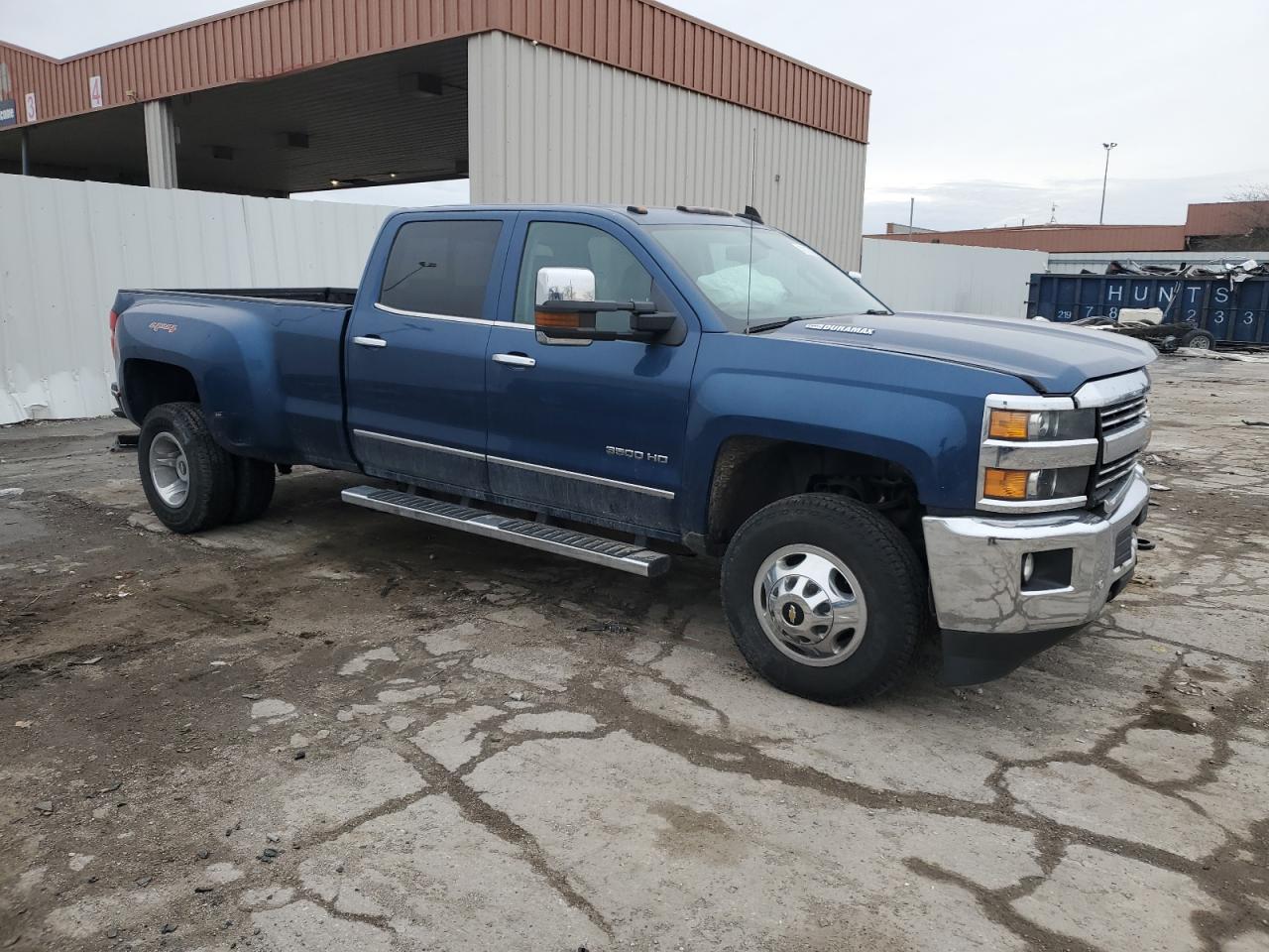2015 Chevrolet Silverado - Image 4
