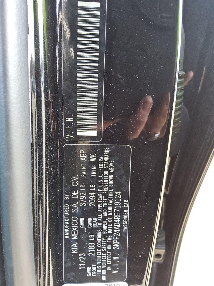 2024 Kia Forte - Image 8