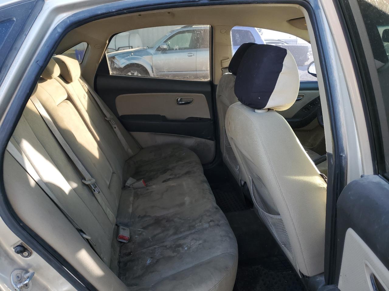 2010 Hyundai Elantra - Image 10