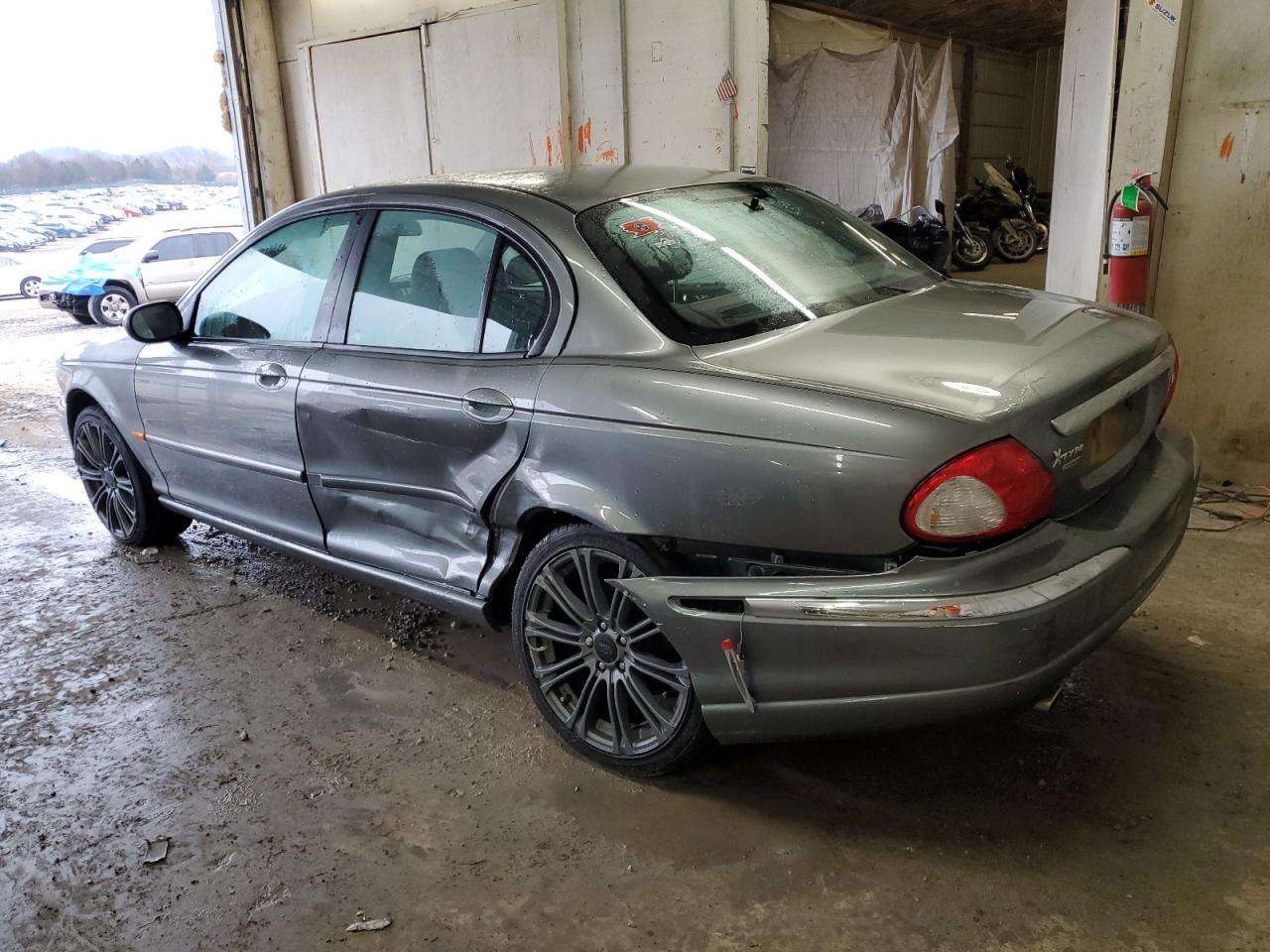 2004 Jaguar X-Type - Image 2