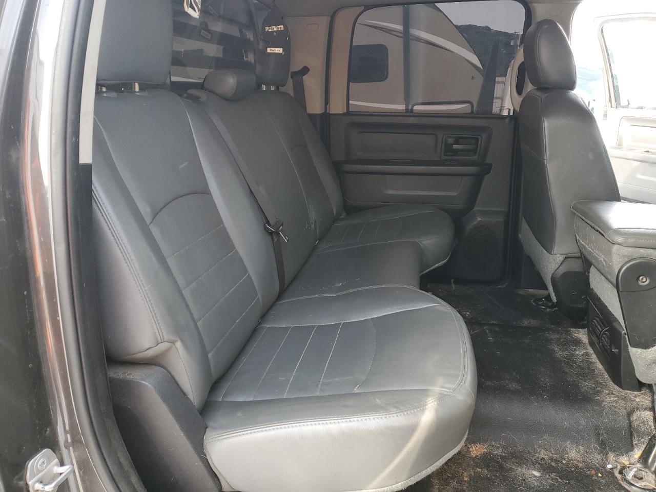2016 RAM 3500 - Image 10