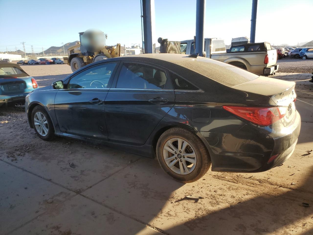 2014 Hyundai Sonata - Image 2