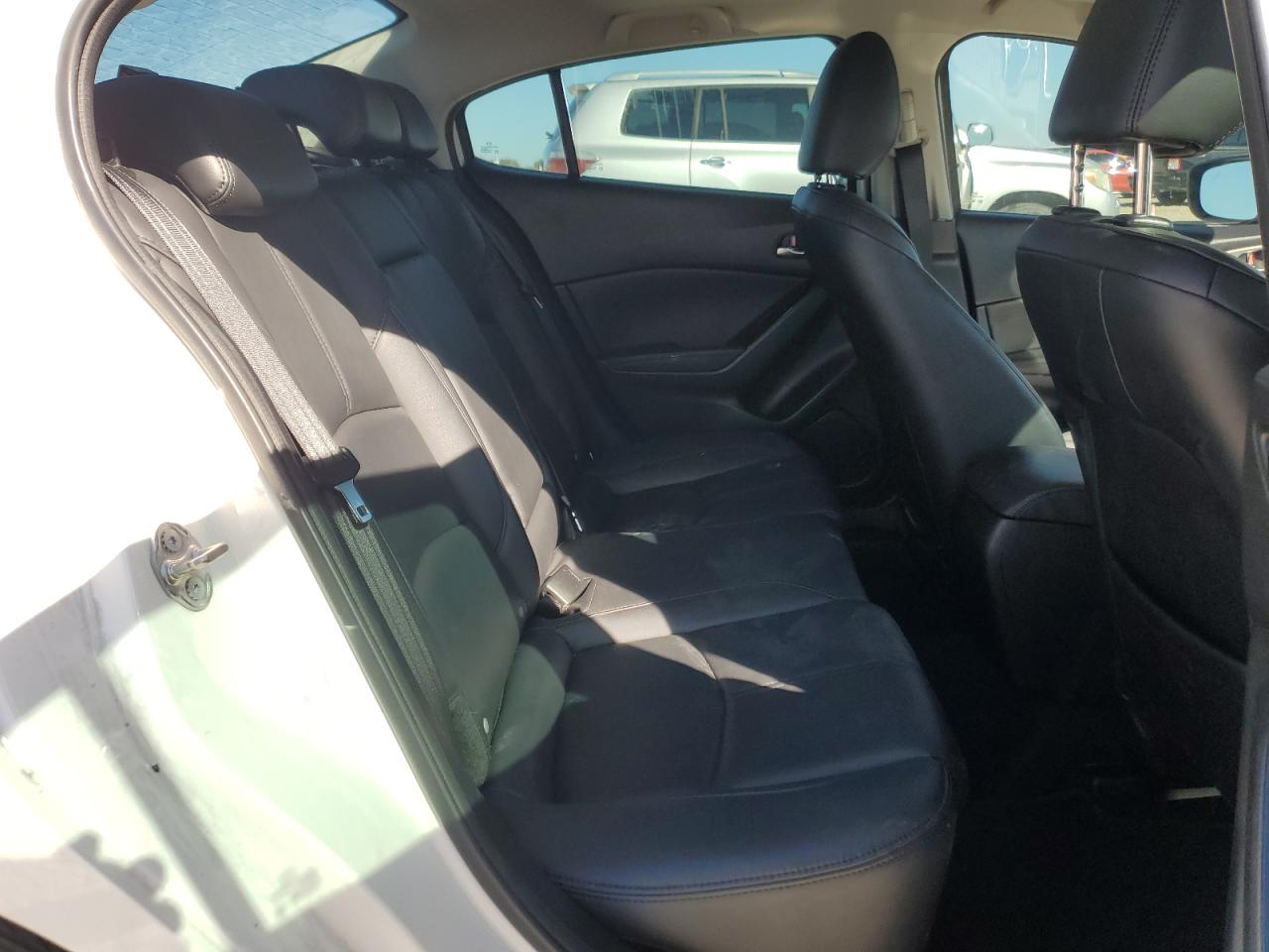 2018 Mazda 3 - Image 11