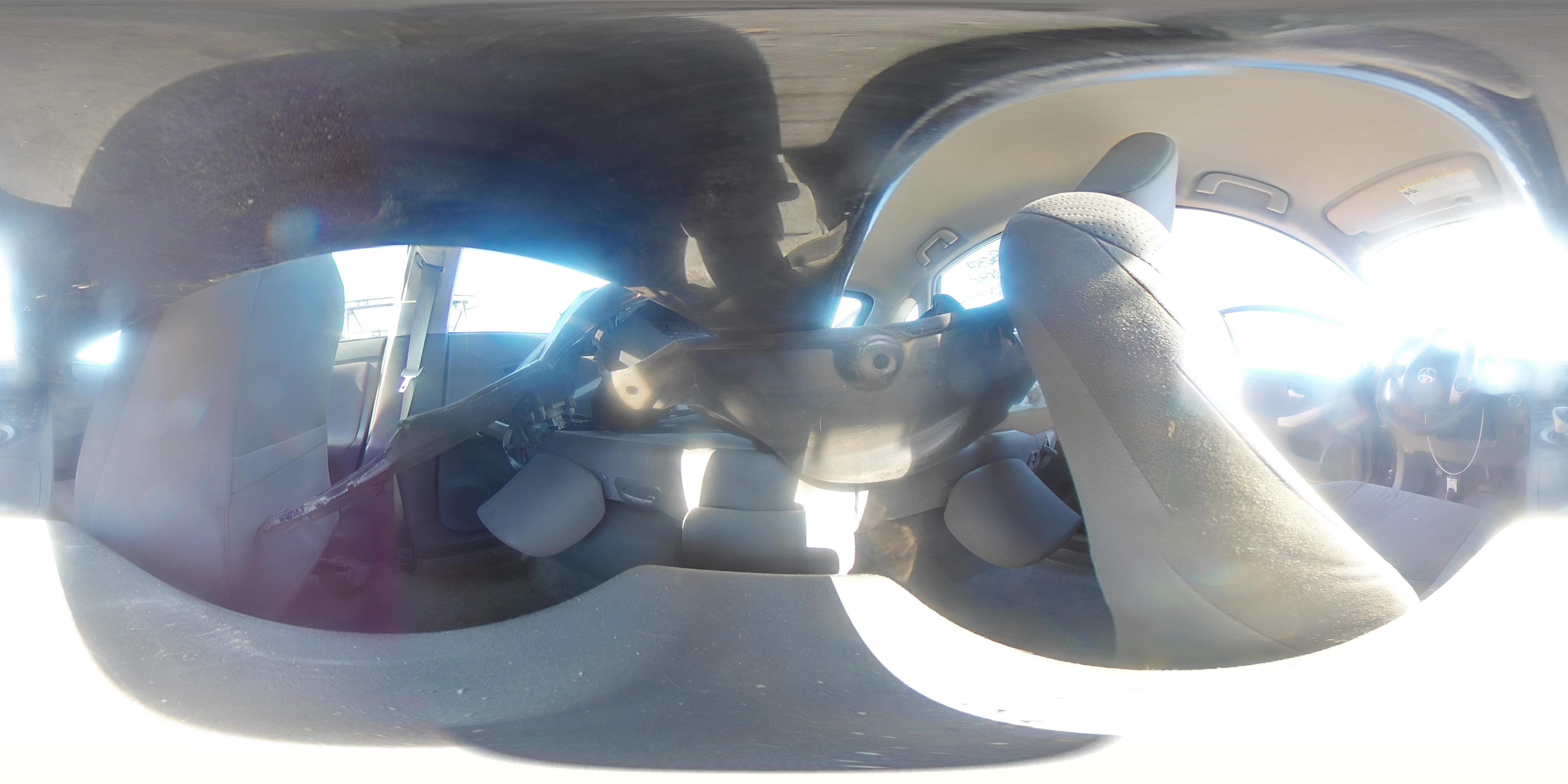 2011 Toyota Prius - Image 13
