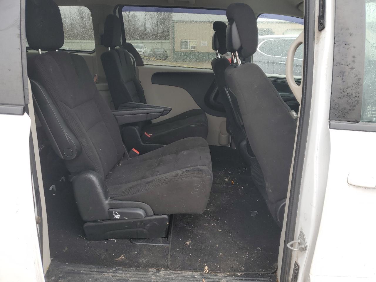 2015 Dodge Caravan - Image 11