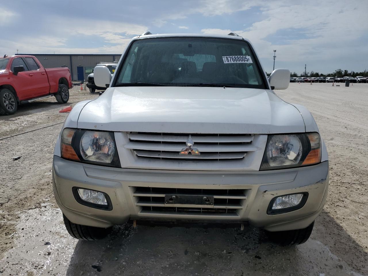 2002 Mitsubishi Montero - Image 5