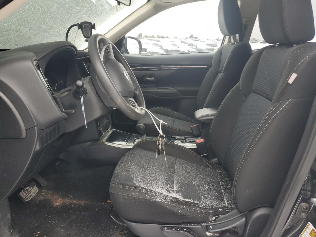 2019 Mitsubishi Outlander - Image 7