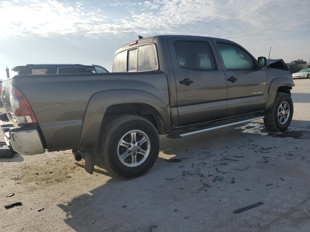 2012 Toyota Tacoma - Image 3