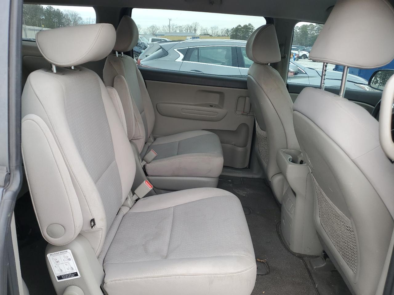 2016 Kia Sedona - Image 11